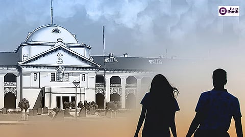 Allahabad High Court, Couple
