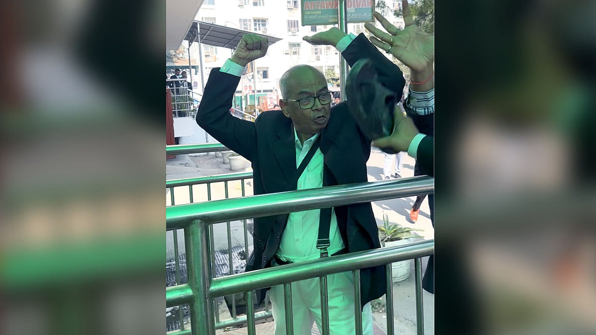 Lawyer Rakesh Kishore who threw shoe at ex-CJI BR Gavai attacked with ...