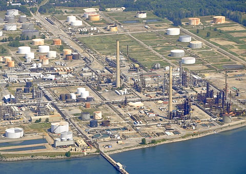 Canada April base oils/lube output falls