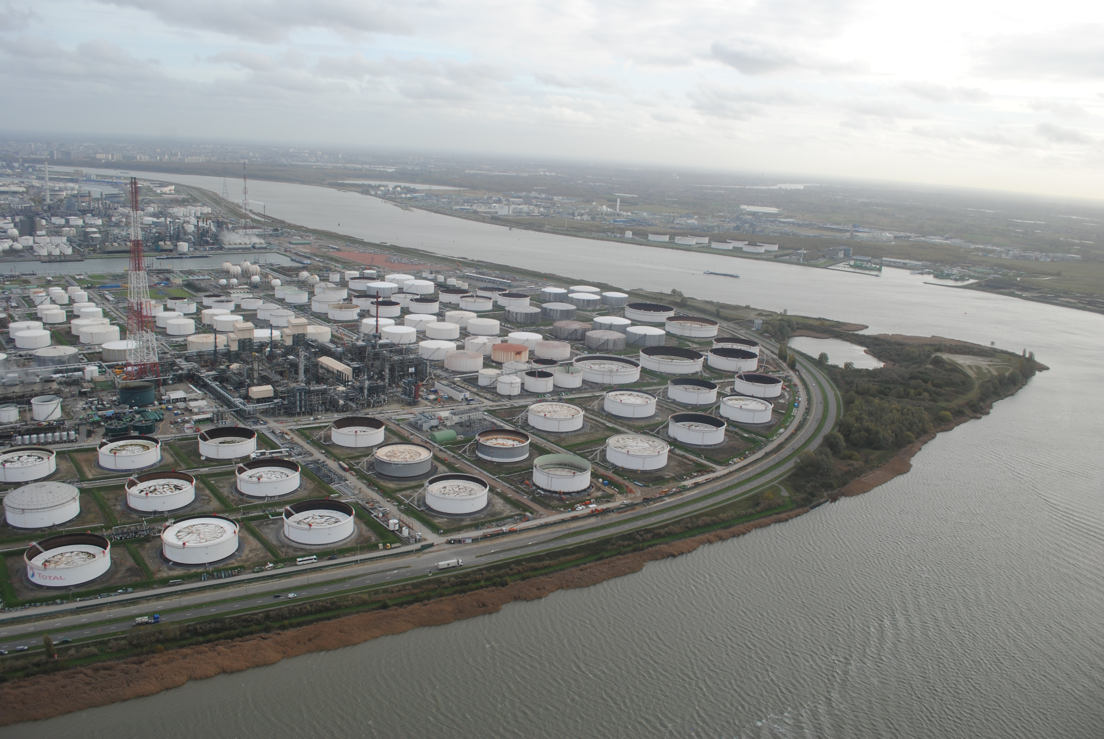 Antwerp, petroleum, storage tanks