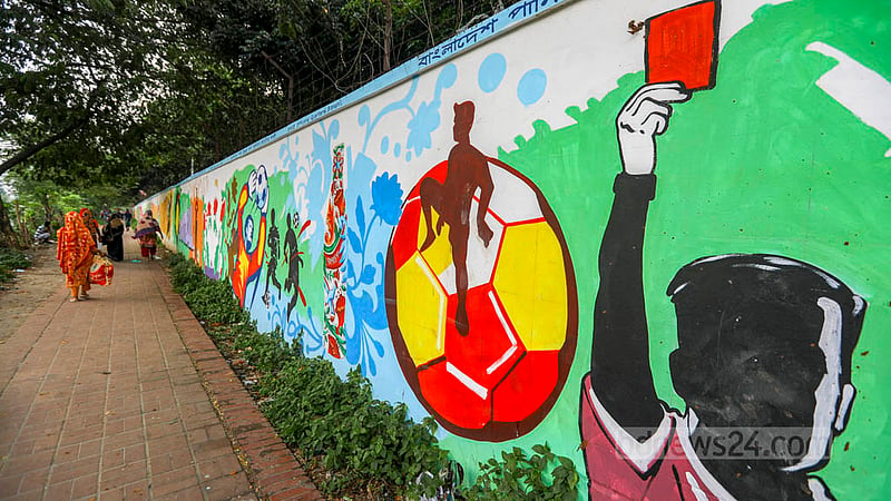 Even though Bangladesh has never come close to qualifying for the FIFA World Cup, the spirit of its football-mad people never flags and this graffiti is a reflection of that madness.