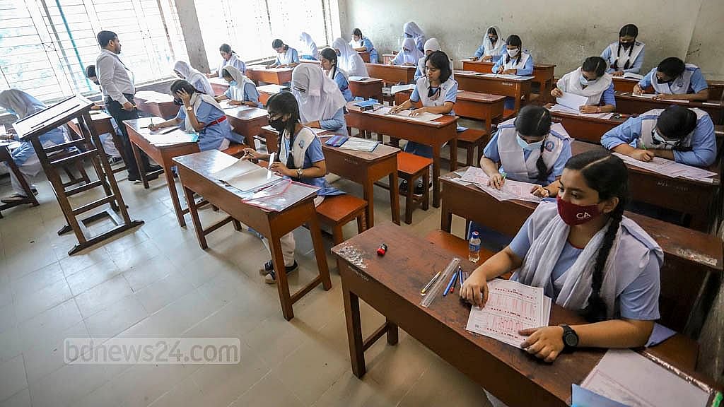 Centre secretary sacked over providing wrong questions set for SSC exams