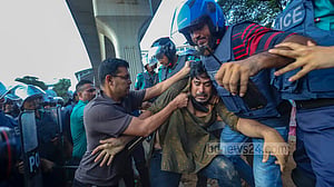 Shahbagh protesters baton-charged
