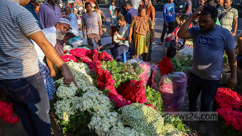 The wholesale price of 100 pieces of this kind is Tk 300 at Shahbagh in Dhaka. The prices go down when the supply rises.