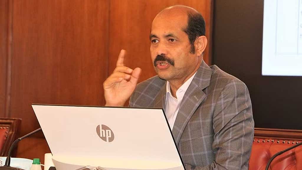 Dhaka North Mayor Atiqul tests positive for COVID