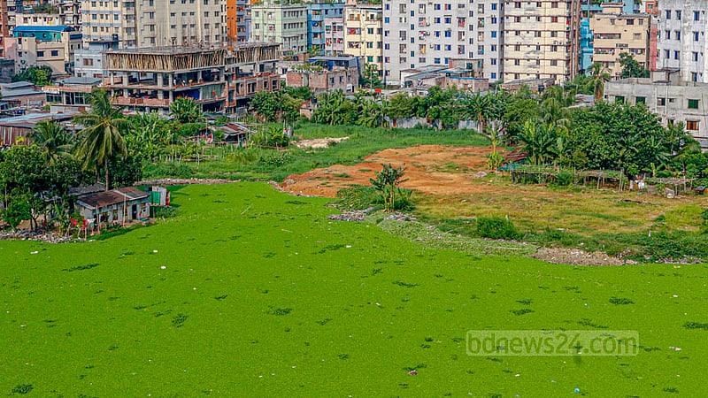 Encroachers have filled up the lake at Chowdhurypara in Dhaka’s Khilgaon with garbage and soil all around.