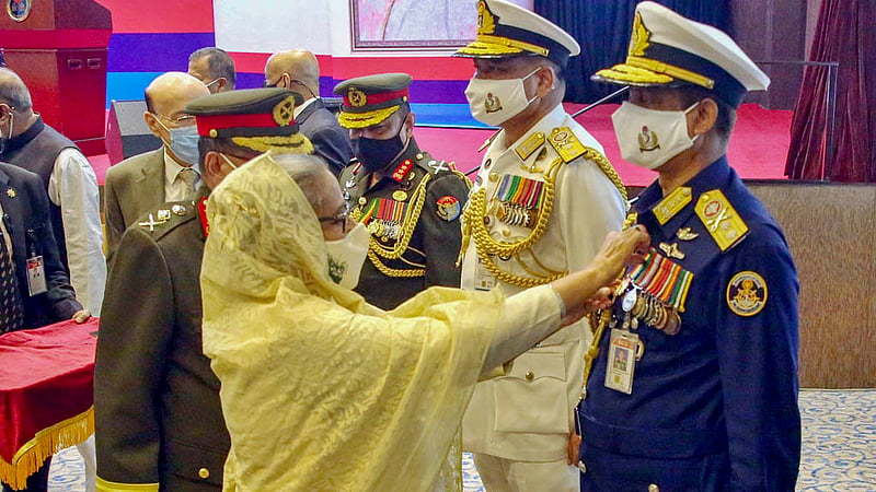 Prime Minister Sheikh Hasina distributed the highest peacetime awards of the armed forces for the year 2021-2022 at Dhaka Cantonment's Army Multipurpose Complex on Armed Forces Day on Monday, Nov 21, 2022.Photo: PMO