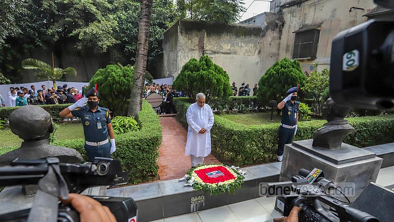 Home Minister Asaduzzaman Khan pays his respects to the four national leaders at the memorial museum set up at the old prison on Old Dhaka’s Nazimuddin Road on Jail Killing Day, Thursday, Nov 3, 2022. Photo: Asif Mahmud Ove