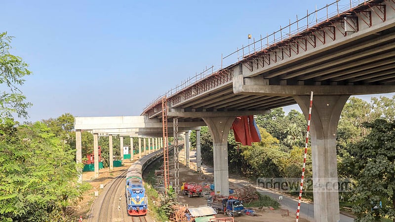 Work in progress of Dhaka Elevated Expressway from Banani overpass to the airport. Photo: Asif Mahmud Ove