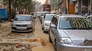 Unpaved road turns into a parking spot