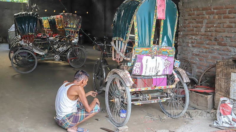 Although it is illegal to operate battery-powered three-wheeler easybikes and rickshaws on Bangladesh's streets, the demand for the vehicles keeps rising as revenue streams from them are strong and the physical toll is easier on drivers. However, the archaic charging process for the batteries of such vehicles remains quite risky.