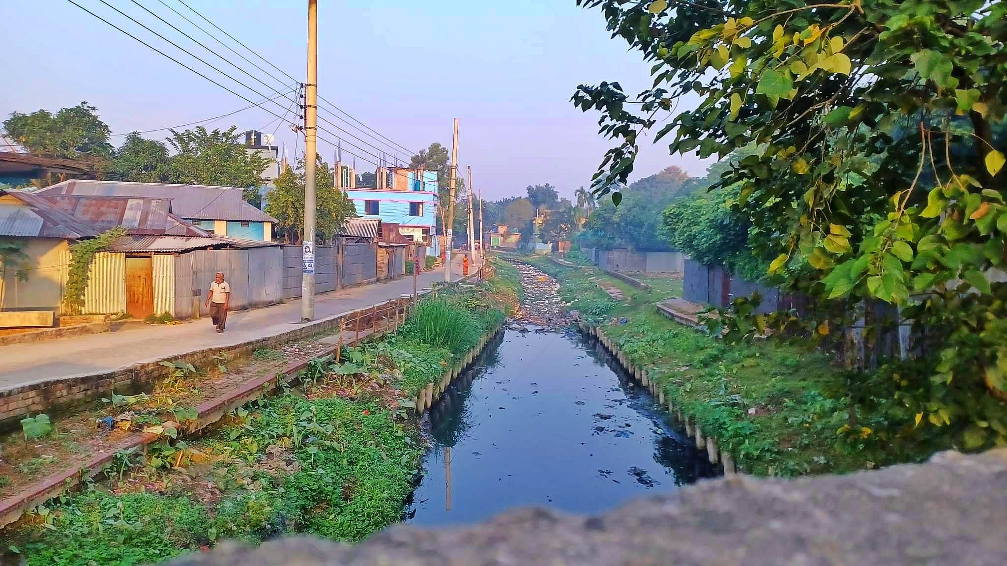 Plastics clog Shyama Shundori, KD canals in Rangpur