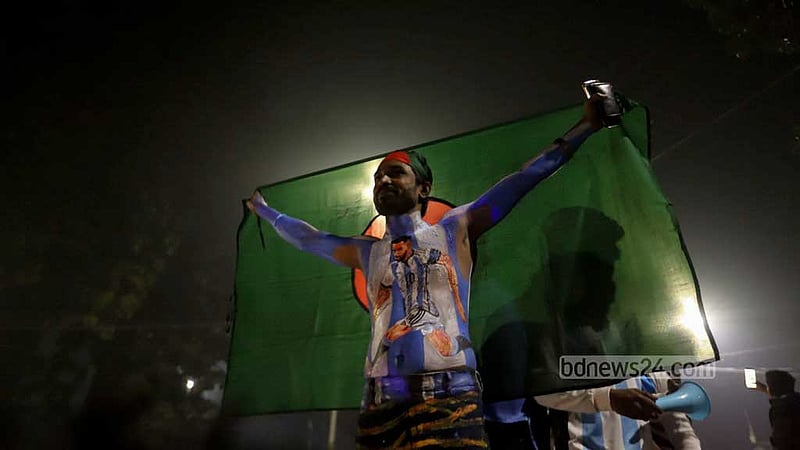 A fan of Argentina captain Lionel Messi visited Haji Muhammad Mohsin Hall ground at Dhaka University to watch the first semifinal of the FIFA World Cup in Qatar against Croatia, but he was disappointed as the authorities stopped exhibiting matches on the big screen.