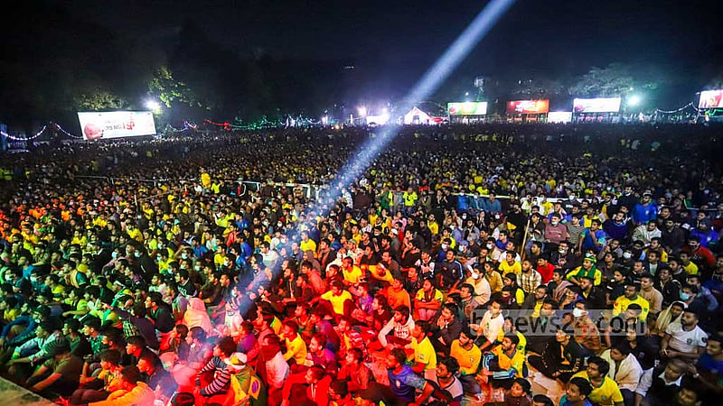 Another football night at Dhaka University with fans on Haji Muhamad Muhsin Hall’s playground watching Brazilian superstar Neymar Jr and his teammates in action against South Korea in their last 16 clash of the Qatar World Cup.