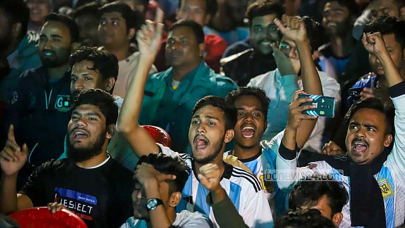 Fans celebrate in Dhaka as Argentina take a 2-0 lead over Croatia in the first semifinal of the FIFA World Cup in Qatar.