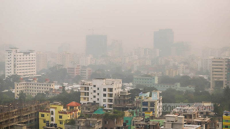 Thick fog engulfs Dhaka's Mohakhali on on tuesday, Dec 27, 2022. Photo: Mahmud Zaman Ovi