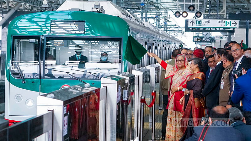 Prime Minister Sheikh Hasina flags off Bangladesh’s first metro train at Diabari in Dhaka’s Uttara on Wednesday, Dec 28, 2022. Photo: Mostafigur Rahman