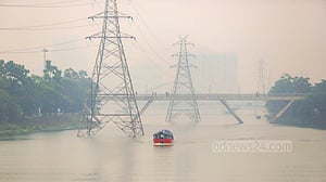 Thick fog engulfs Dhaka