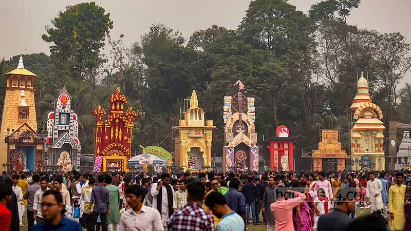 Students have set up pandals in the Jagannath Hall ground at Dhaka University for the Saraswati Puja on Thursday, Jan 26, 2023. Photo: Mahmud Zaman Ovi