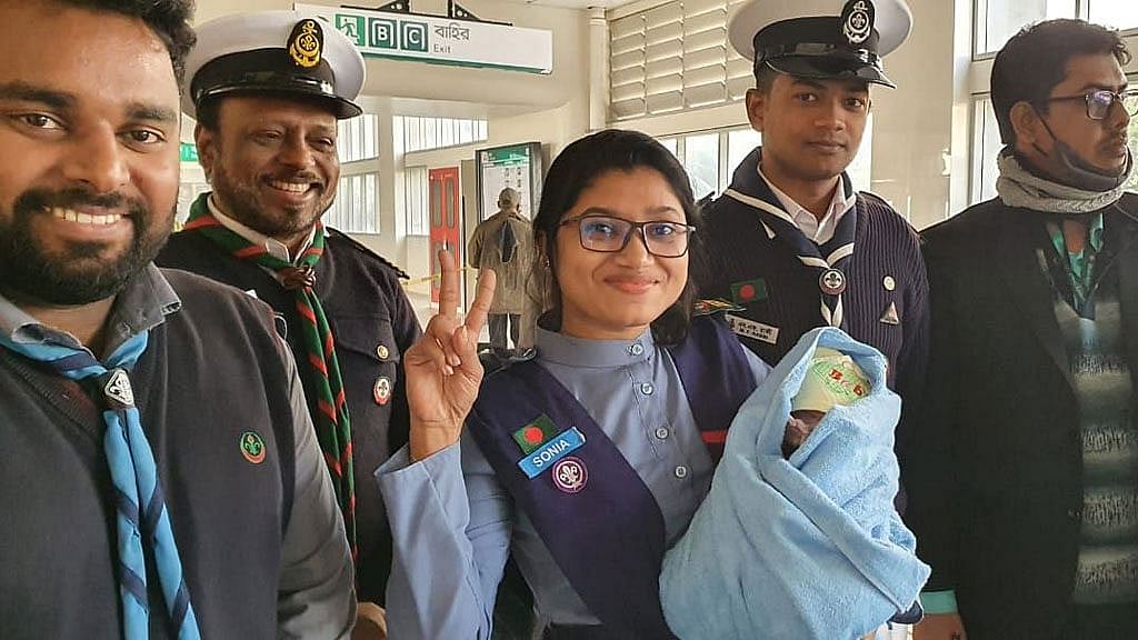 Baby born at Dhaka metro rail station for the first time