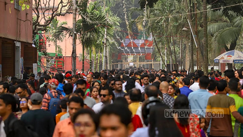 After muted celebrations during the coronavirus pandemic, visitors throng Jagannath Hall ground at Dhaka University during the Saraswati Puja on Thursday, Jan 26, 2023. Photo: Mahmud Zaman Ovi
