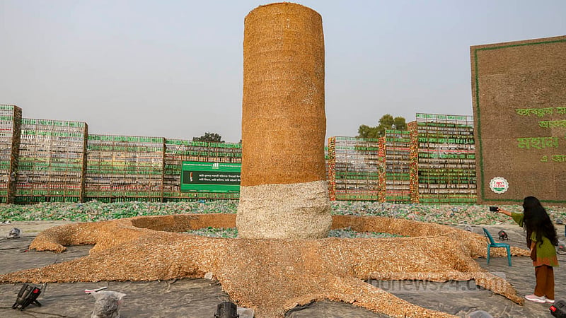 Nicotine from discarded cigarette filters is greatly damaging to the environment. A sculpture made of cigarette filters has been erected to highlight their effects on the environment. Photo: Asif Mahmud Ove