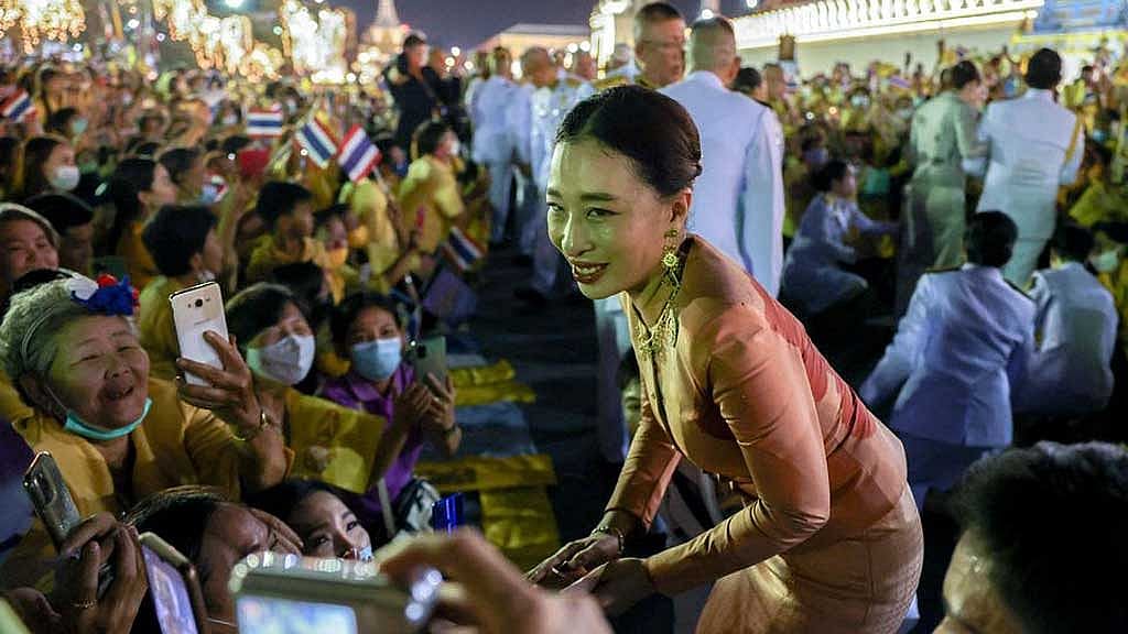 Thai king's daughter remains unconscious weeks after collapsing: palace