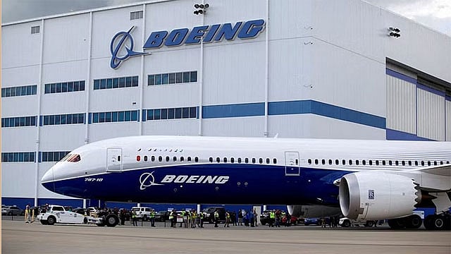 NASA awards $425m to Boeing for fuel-efficient airliner research project