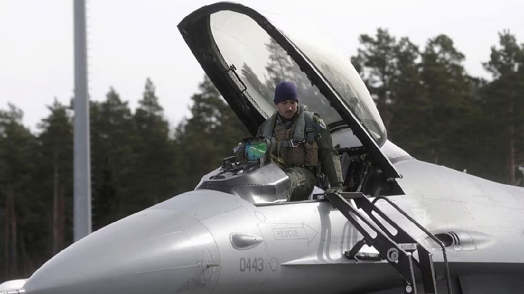 Ukraine sets sights on fighter jets after securing tank supplies