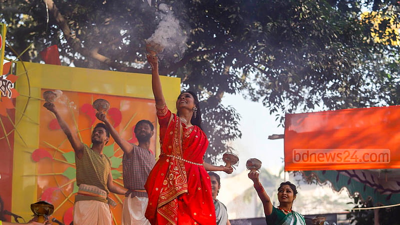 Dancers perform at a programme to celebrate Pahela Falgun, the first day of spring in the Bangla calendar, at Bakultala in Dhaka University’s Faculty of Fine Arts on Tuesday, Feb 14, 2023. Photo: Mahmud Zaman Ovi