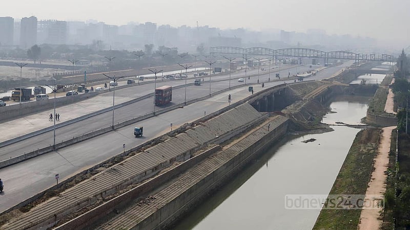 Most of the 14 lanes of Purbachal Expressway, the wides in Bangladesh, have been open to traffic. Photo: Asif Mahmud Ove