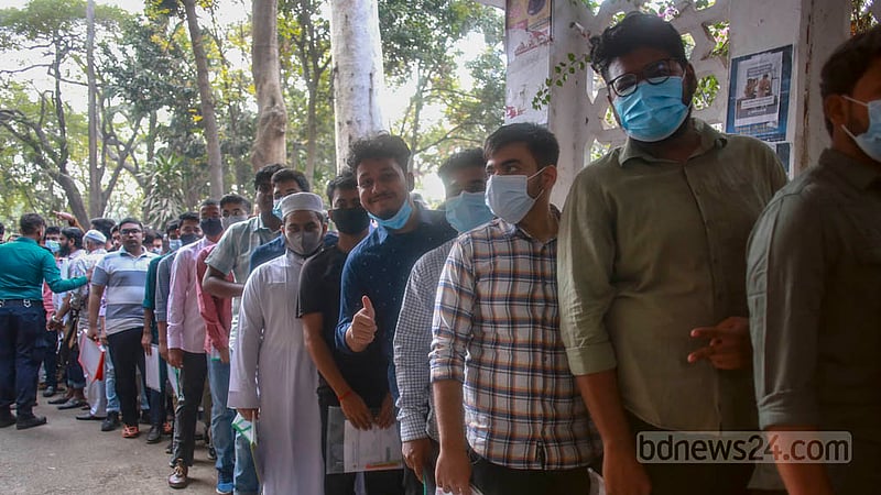 Students enter the exam centre at Dhaka University’s Arts Building for the medical college admission test on Friday, Mar 10, 2023. Photo: Tawhiduzzaman Tapu