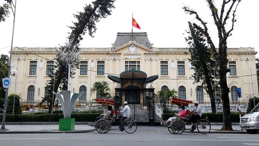 SpaceX, Netflix, Boeing to join 'biggest-ever' US business mission to Vietnam