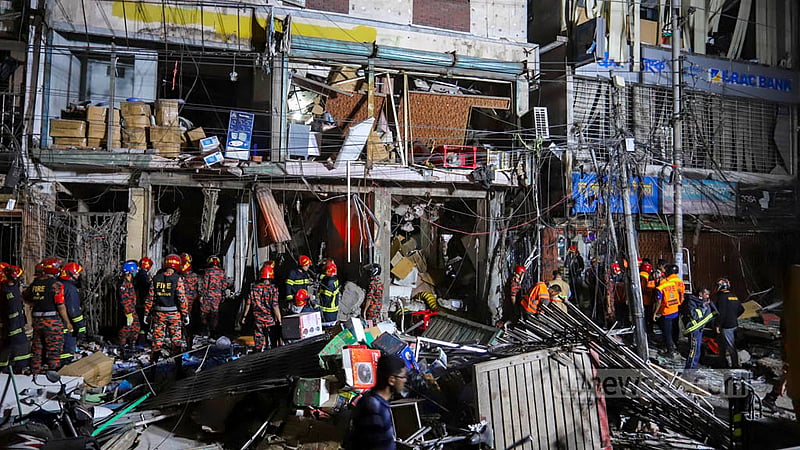 Mar 7: At least 18 people are killed and more than 100 others injured in a powerful explosion in a building in Old Dhaka’s Siddique Bazar. 