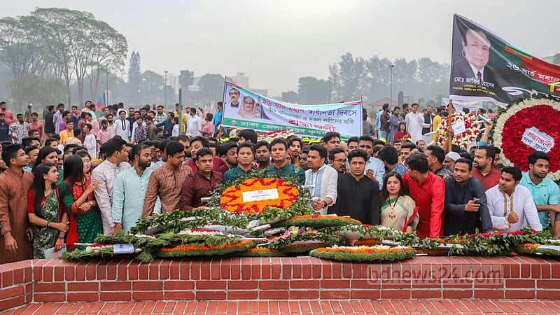 The Chhatra League pays tribute to the Liberation War martyrs at the National Martyrs’ Memorial on Sunday, Mar 26, 2023. Photo: Asif Mahmud Ove