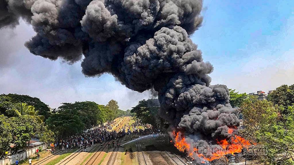 Train services halted as massive fire breaks out next to Chattogram rail tracks