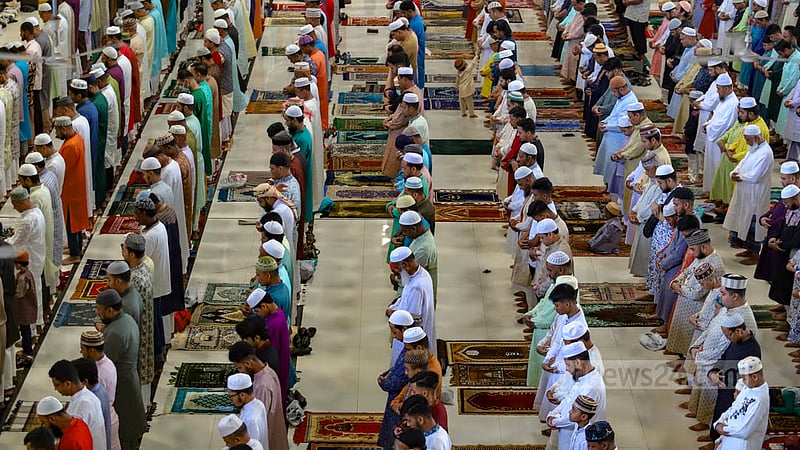 Muslim devotees attend the first prayer congregation at the Baitul Mukarram National Mosque on the morning of Eid-ul-Fitr on Saturday, Apr 22, 2023. Photo: Mahmud Zaman Ovi