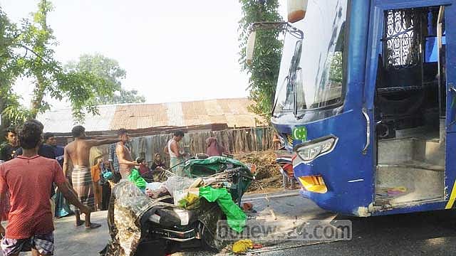 Four autorickshaw passengers die as bus hits their vehicle in Chattogram