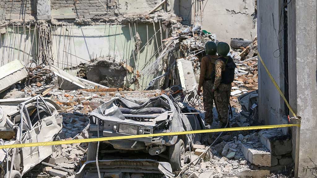 Pakistan militant attack kills three troops, officials say
