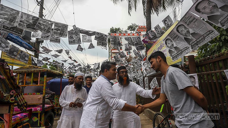 Independent mayor candidate Shah Noor Islam Rony campaigns in Tongi on Tuesday, May 23, 2023, ahead of Gazipur City Corporation elections. Photo: Mahmud Zaman Ovi