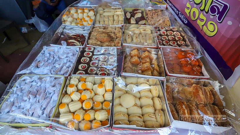 The famous sweetmeats of Jashore’s Jamtala are available at Mujib’s Bangladesh Food Festival in Banani Park, Dhaka. Photo: Asif Mahmud Ove