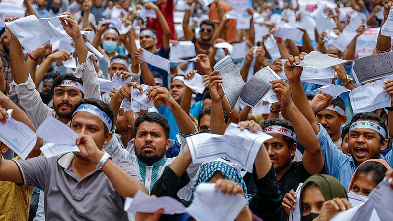 Jun 10: A group of jobseekers demonstrate at Shahbagh demanding that the age ceiling for entry to government jobs be raised to 35. 