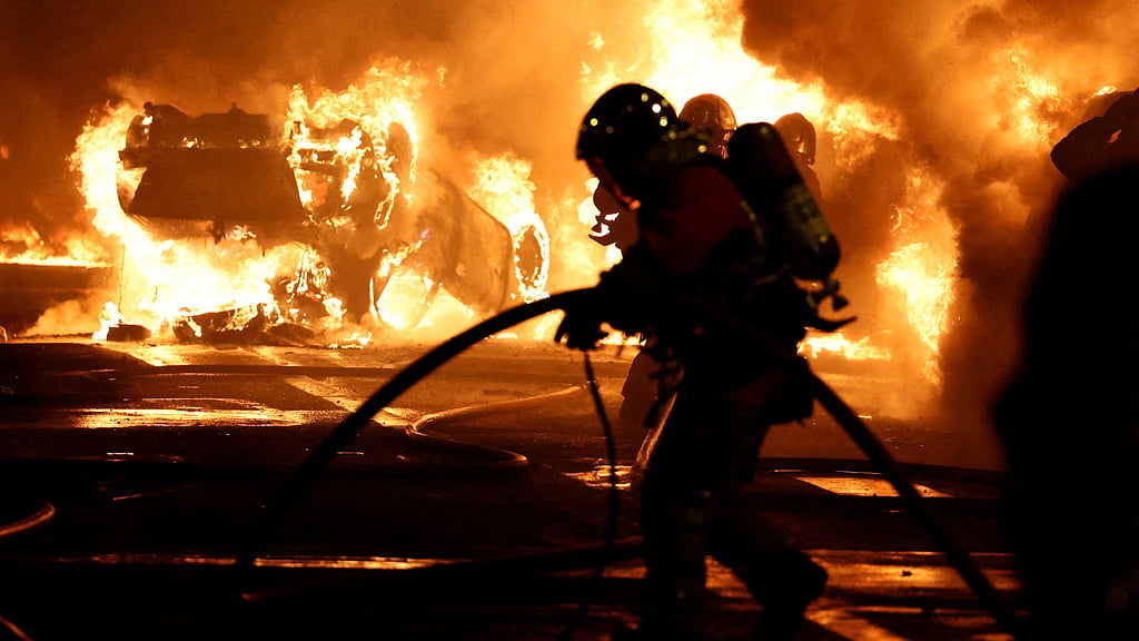 Macron convenes new crisis meeting after worst night of rioting