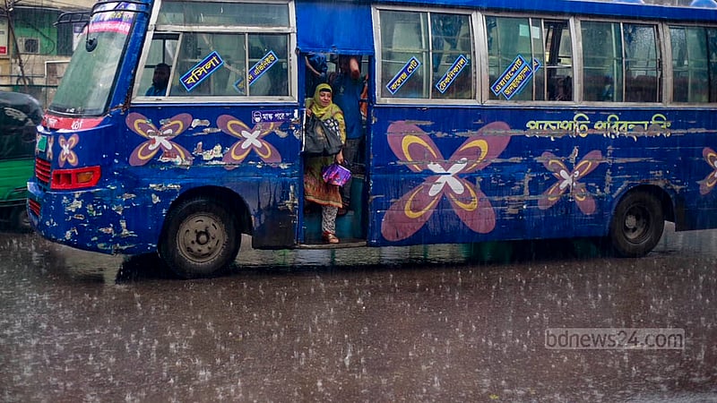 It rained heavily or drizzled for hours on Friday morning, Jun 9, 2023, in Dhaka. Photo: Tawhiduzzaman Tapu