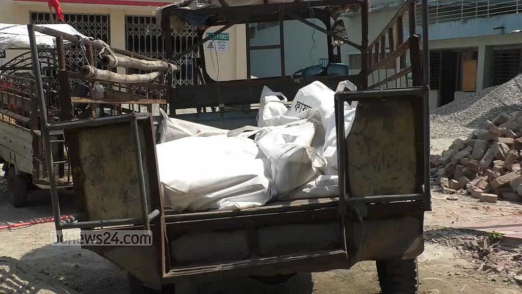 4 die as truck crashes into autorickshaw in Naogaon