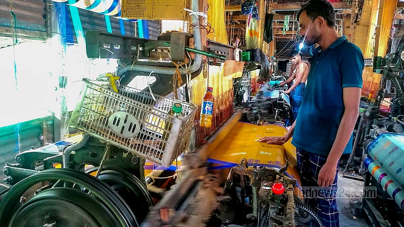 Tantpalli in Tangail is suffering through 10-12 power cuts a day, which has lowered the production of Sarees.