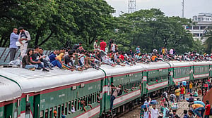 Eid travellers crowd train station