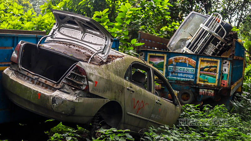 Vehicles seized by police are dumped in the open space on the southern side of the Shahbag Police Station. Rainwater stored in those vehicles becomes a hotspot for mosquito breeding. Photo: Tawhiduzzaman Tapu