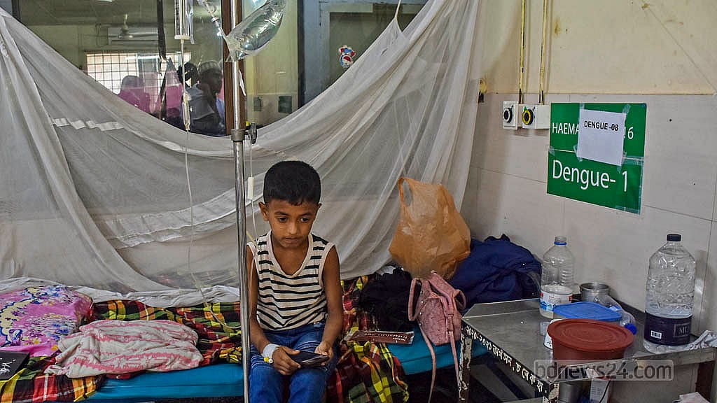 Death toll from dengue in Bangladesh this year nears 1,500, caseload approaches 300,000