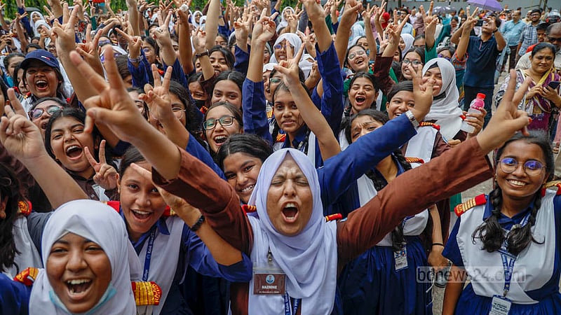 Students of Rajuk Uttara Model College celebrate success in the SSC exams after the results are published on Friday, Jul 28, 2023. Photo: Mahmud Zaman Ovi
